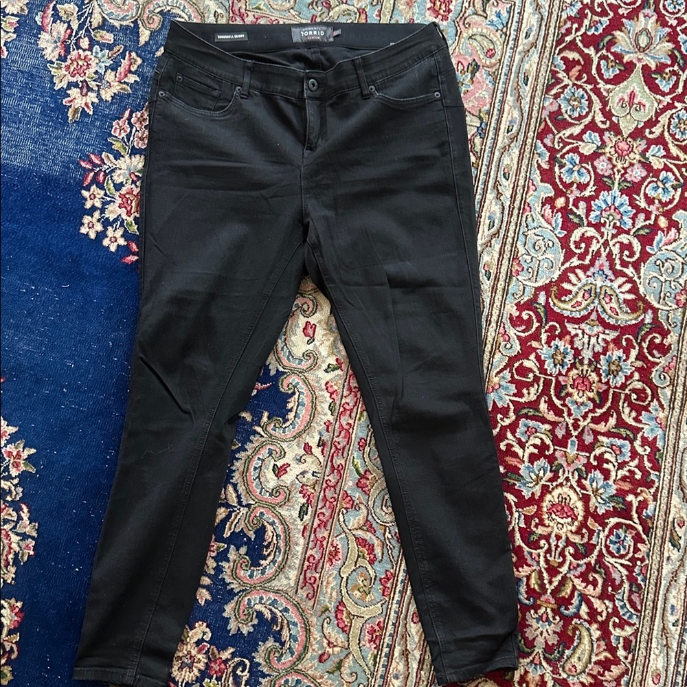 Torrid black bombshell skinny jeans 16